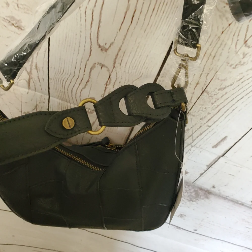Time and Tru women's vinyl Alice crossbody bag black patchwork